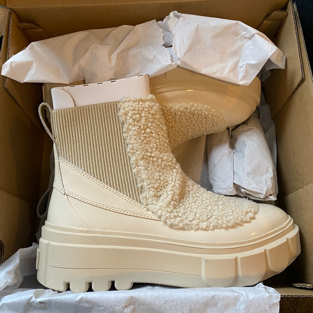 WOMEN'S CARIBOU™️ X BOOT CHELSEA COZY
Boots & Wedge Booties